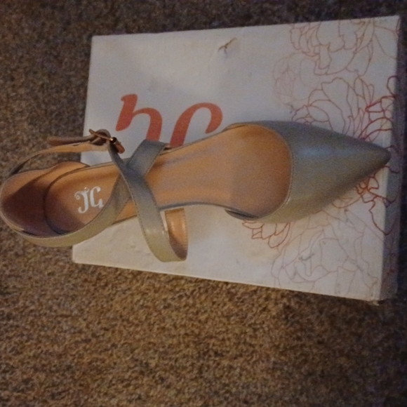 A Beautiful Grey ankle strap pump - Picture 3 of 3